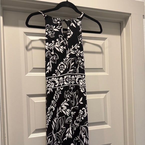 White House Black Market Black and White Maxi Dress - Picture 7 of 9